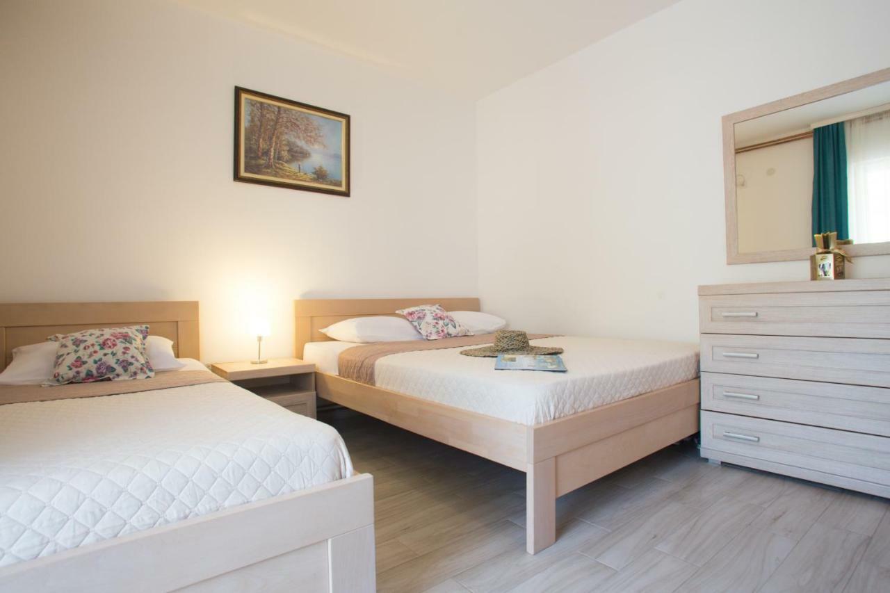 Apartments Radojevic Petrovac Εξωτερικό φωτογραφία